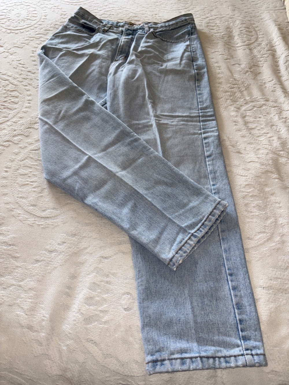 Guess Women’s Light Blue Denim Jeans Gently Loved 34